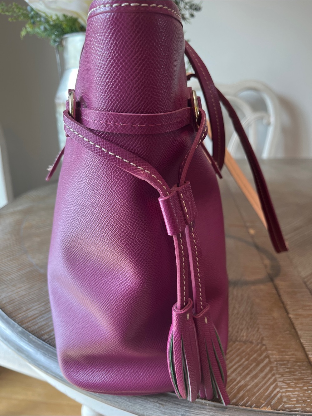 EUC Beautiful  Dooney and Bourke magenta large tote bag. - Picture 3 of 10